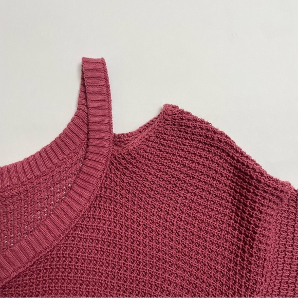 FREE PEOPLE “Moonshine” cold shoulder sweater in maroon - Picture 2 of 6